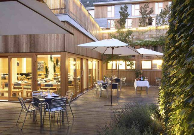 Precio mínimo garantizado para Hotel Tierra de Biescas. Disfruta  nuestro Spa y Masaje en Huesca